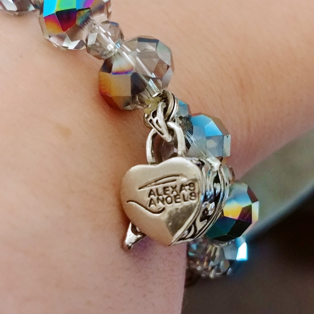 Beaded Locket Bracelet - Picture 2 of 6